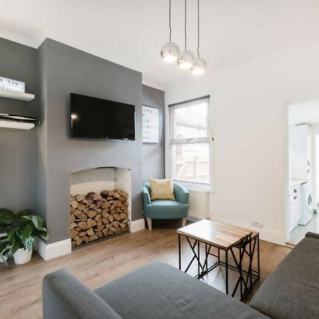 Cambridge House - Modern 2 Bedroom House, Close To Luton Airport & Town Centre מראה חיצוני תמונה