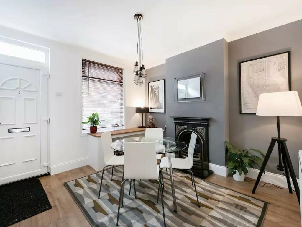 Cambridge House - Modern 2 Bedroom House, Close To Luton Airport & Town Centre מראה חיצוני תמונה