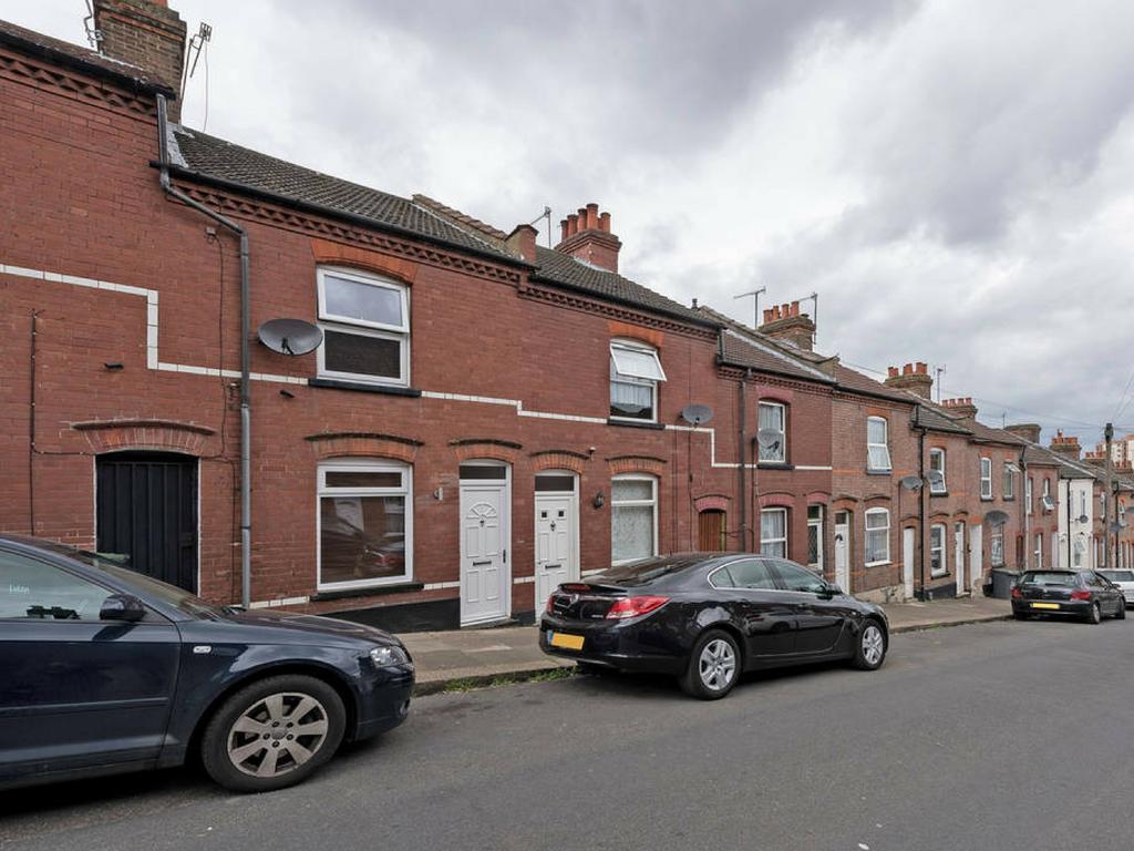 Cambridge House - Modern 2 Bedroom House, Close To Luton Airport & Town Centre מראה חיצוני תמונה