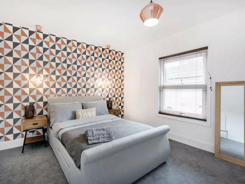 Cambridge House - Modern 2 Bedroom House, Close To Luton Airport & Town Centre מראה חיצוני תמונה